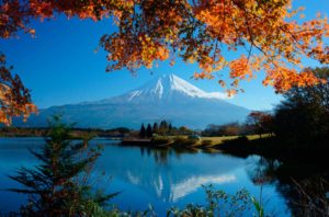 炭焼き民話が伝わる『ダブルダイヤモンド富士』の聖地【田貫湖】