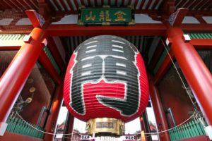 金龍が守護する『東京を代表する観光スポット』雷門【浅草寺】