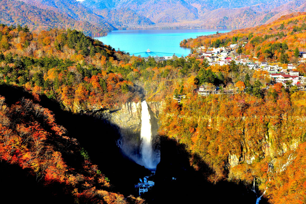 『日本三大名瀑』で日光修験道の最高パワースポット【華厳の滝】