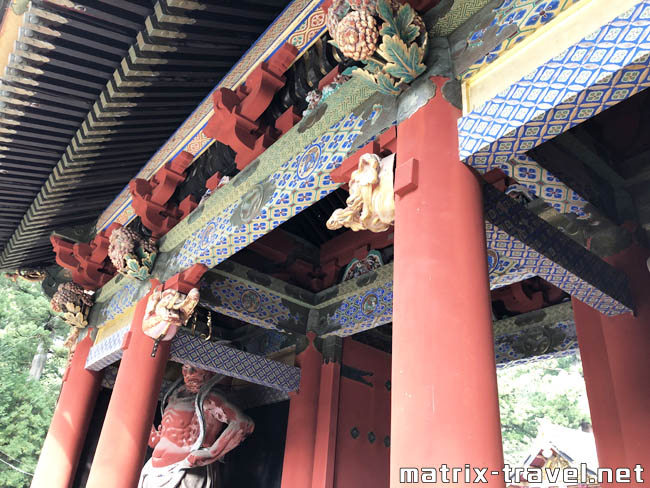 仁王像が守護する東照宮の入口【表門】
